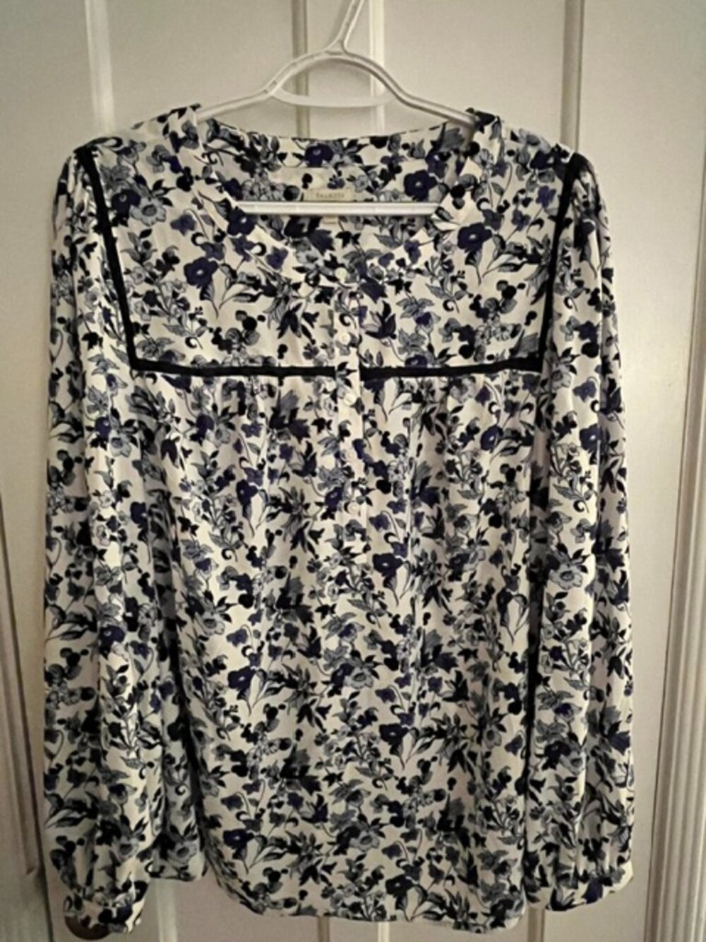 TALBOTS BLUE & WHITE FLORAL TUNIC TOP, 1X; CHINOISERIE, LS, LACE DETAILING